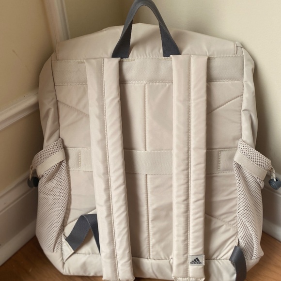 ๐ NEW Adidas Saturday Backpack (Beige)! - Picture 5 of 5
